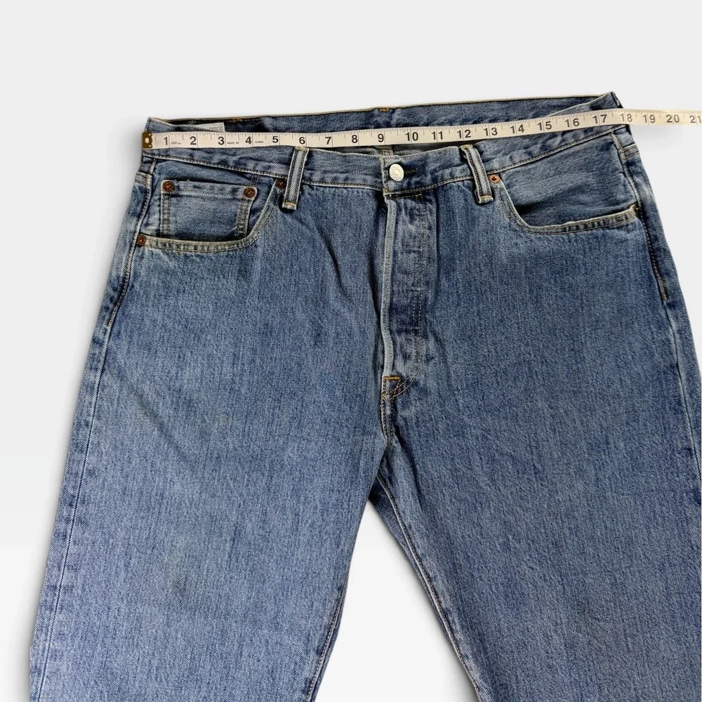 Levi's 501 Original Straight Leg Jeans Mens 36x32 Blue Medium Wash USA Good